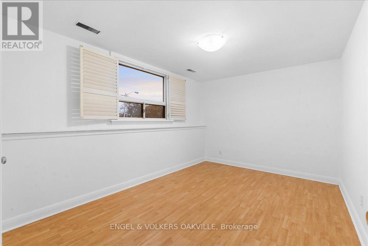 351 Renforth Drive Property Photo 23
