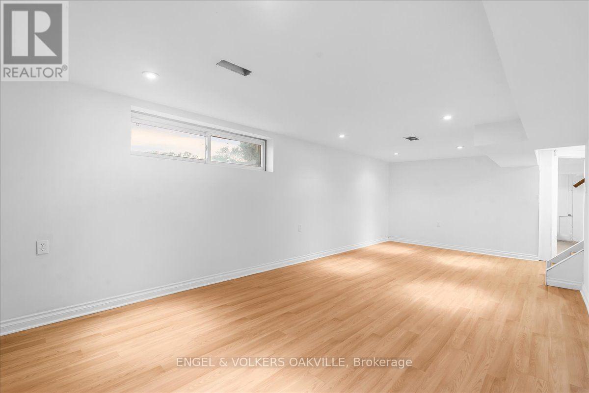 351 Renforth Drive Property Photo 28