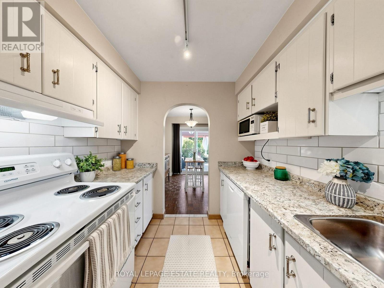 38 Burbank Crescent Property Photo 16