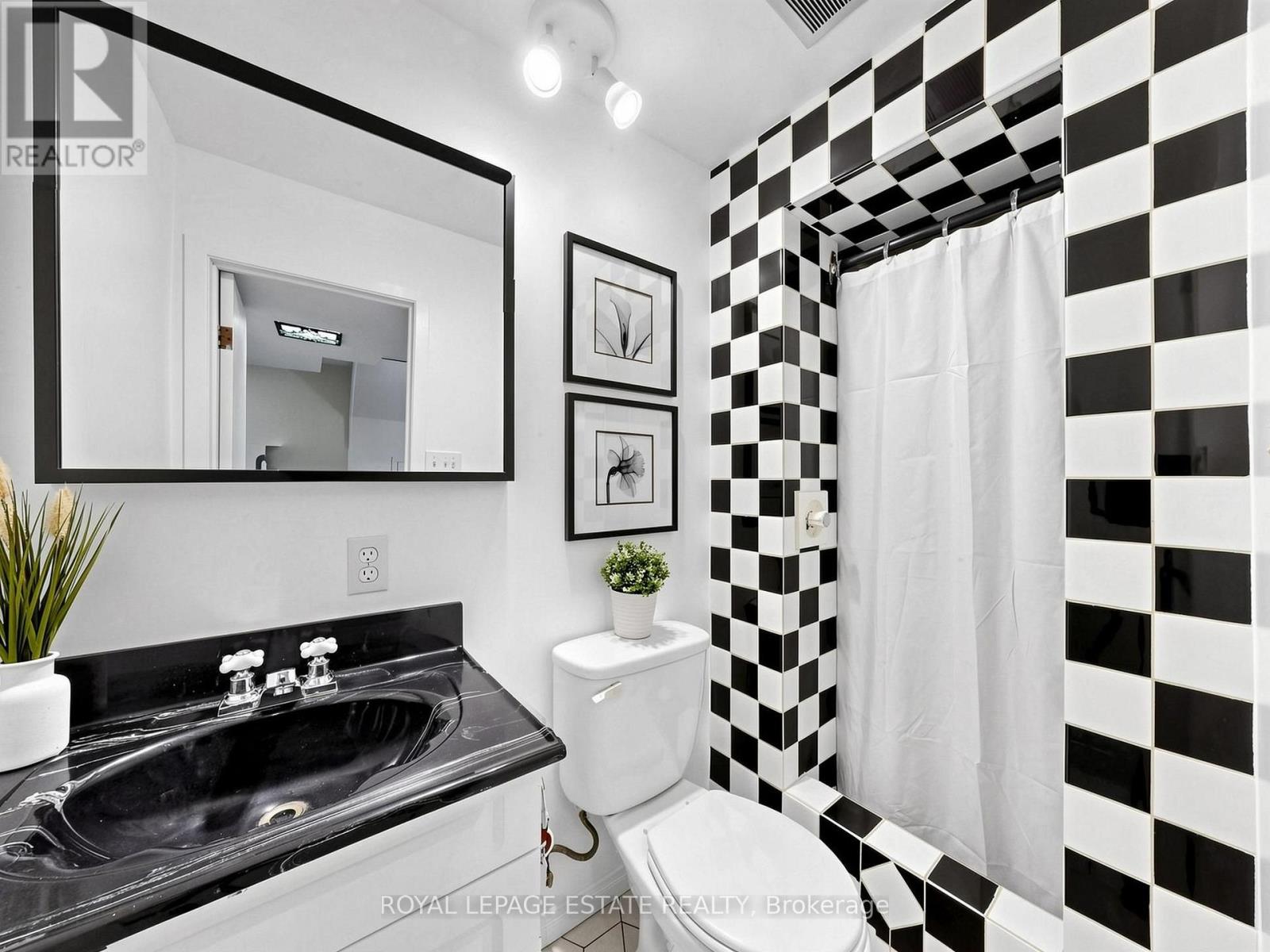 38 Burbank Crescent Property Photo 30
