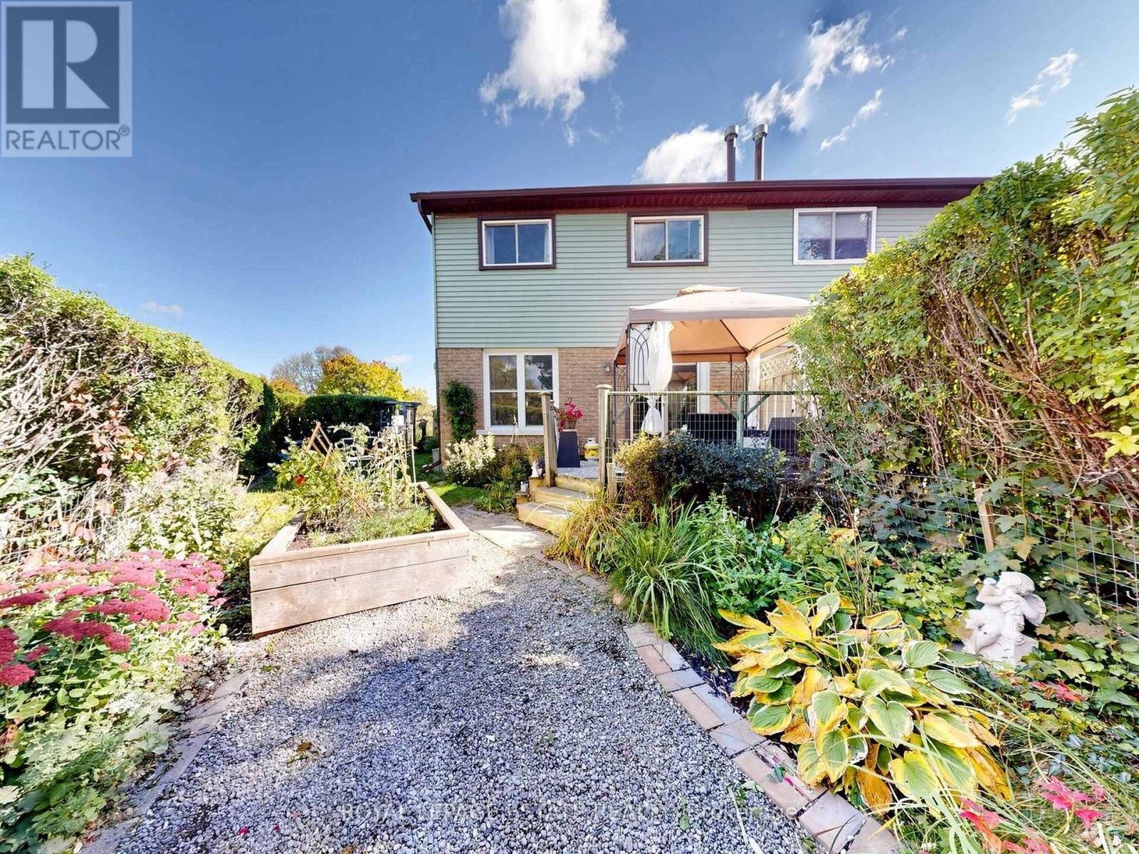 38 Burbank Crescent Property Photo 33