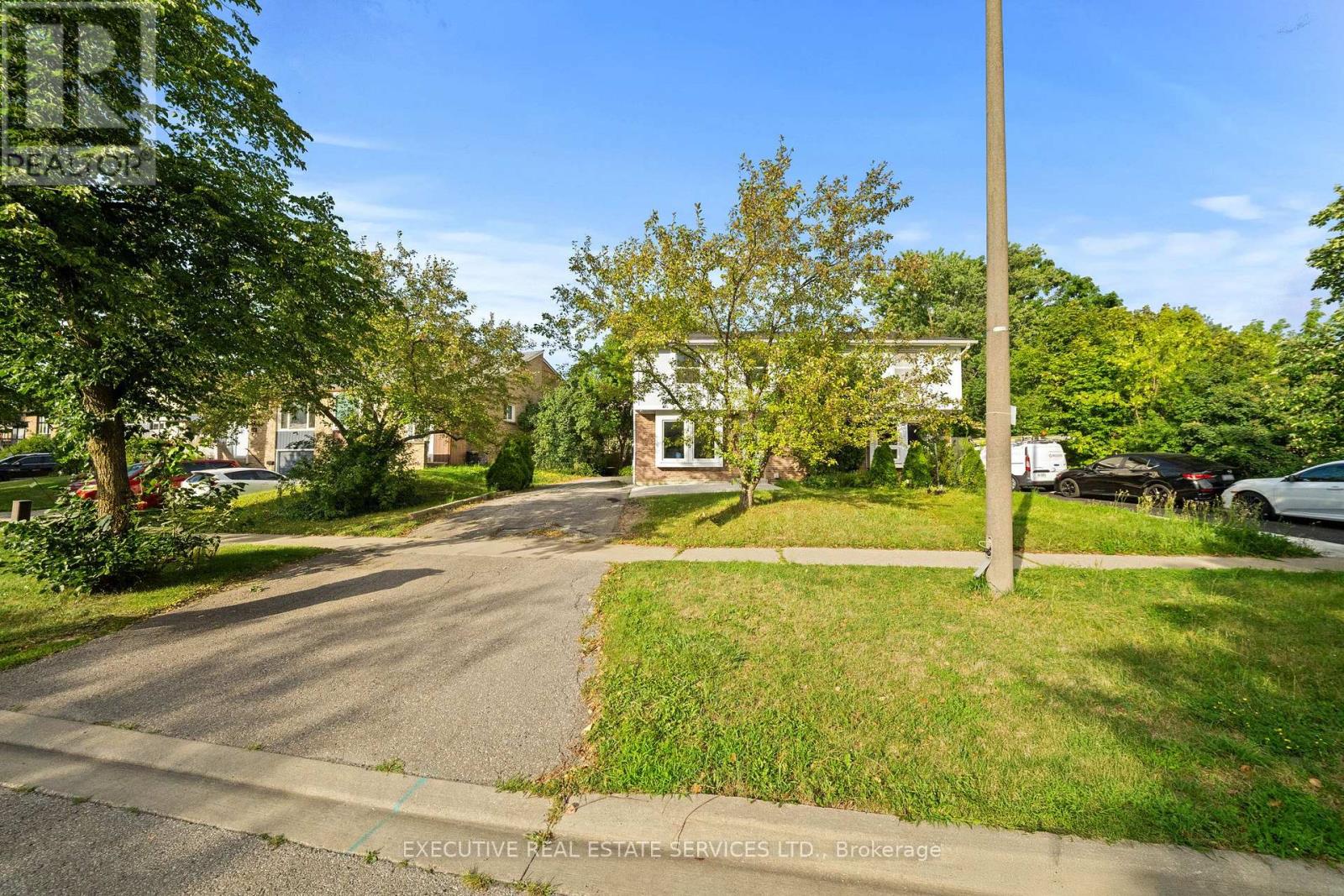 100 Centre Street N Property Photo 4