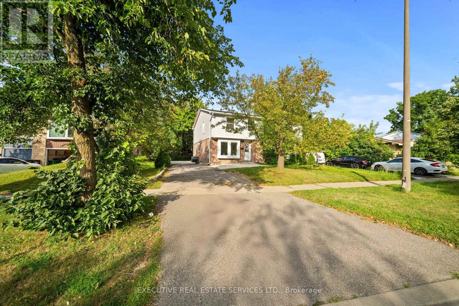 100 Centre Street N Property Photo 5
