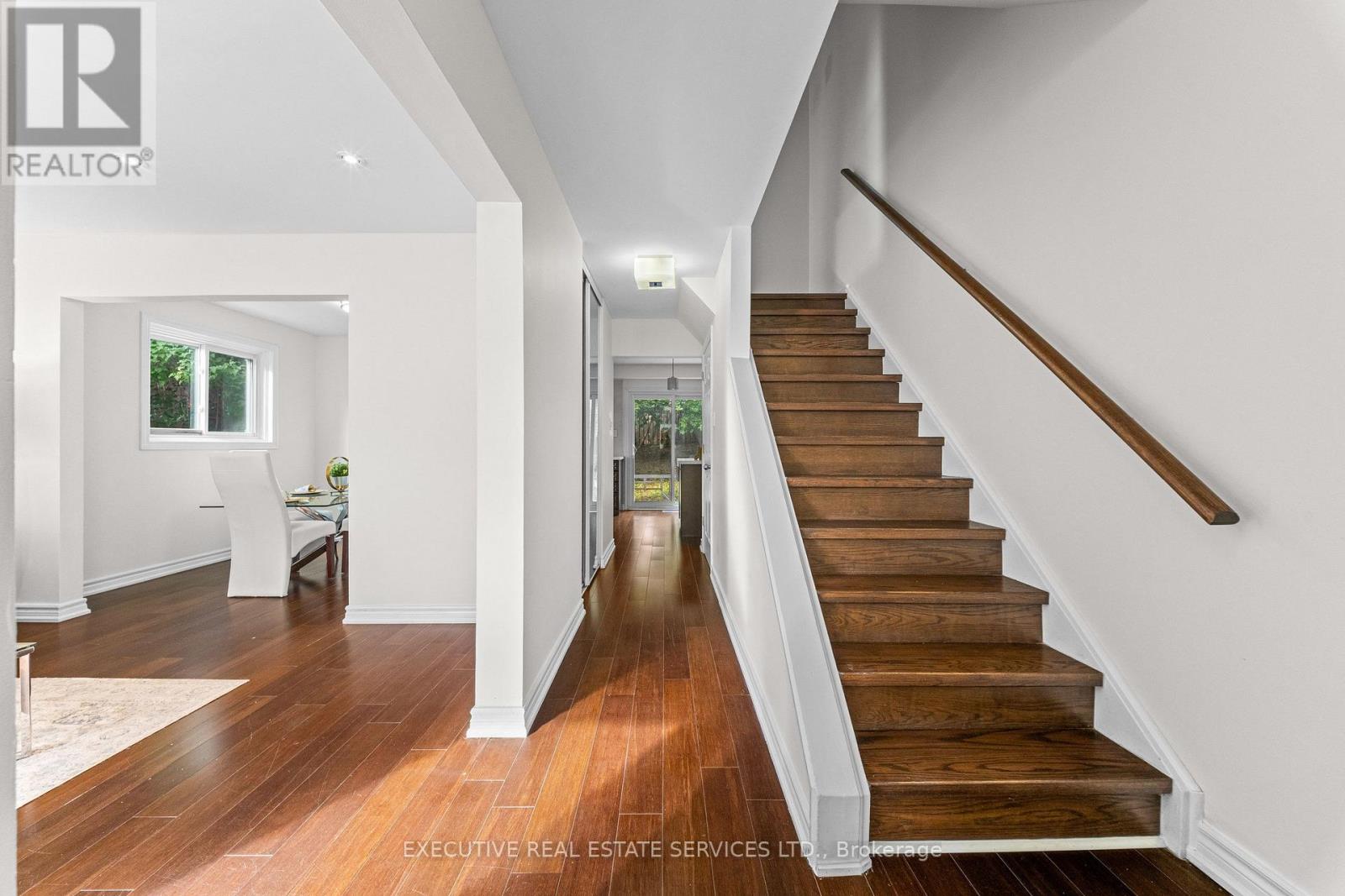 100 Centre Street N Property Photo 7