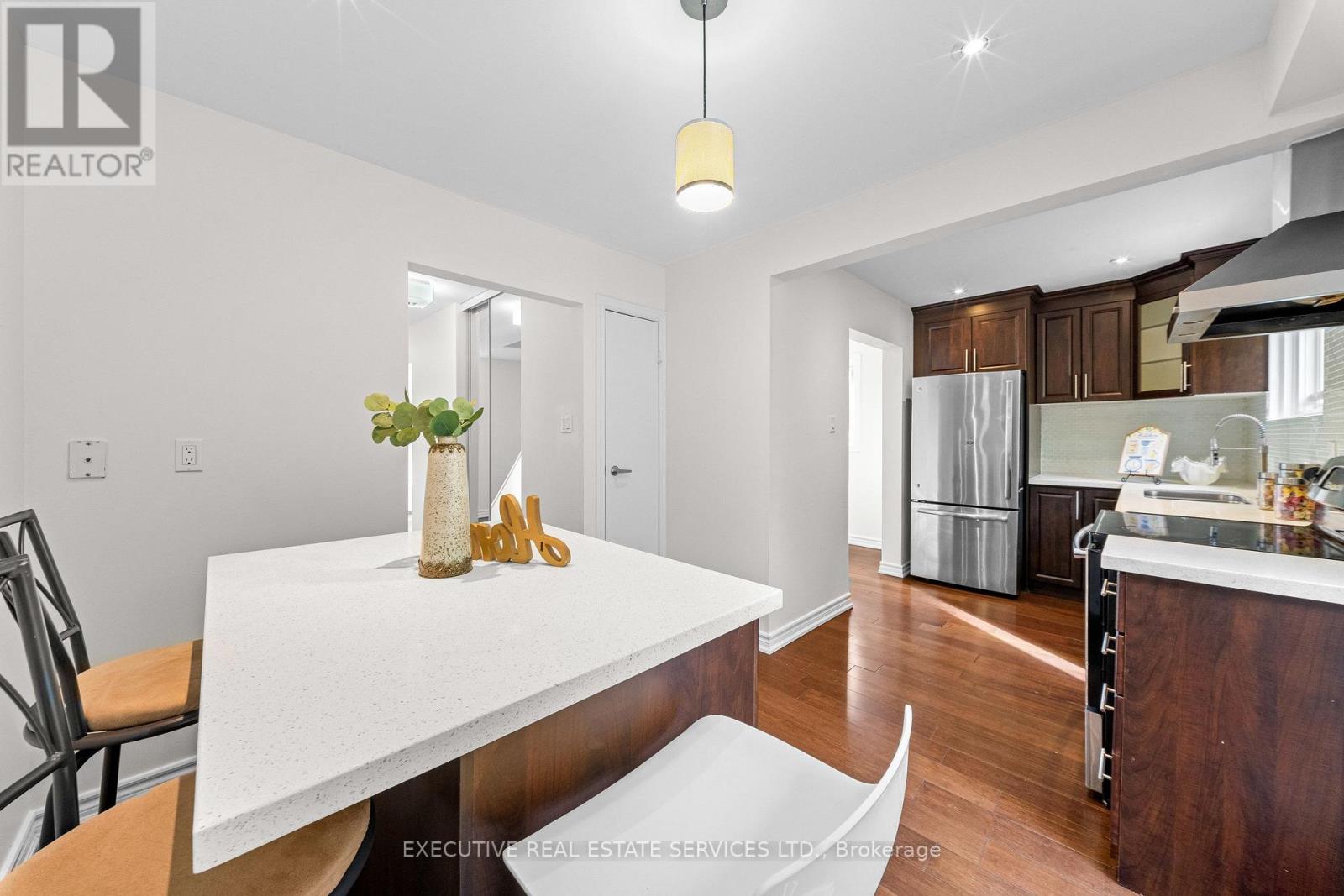 100 Centre Street N Property Photo 18
