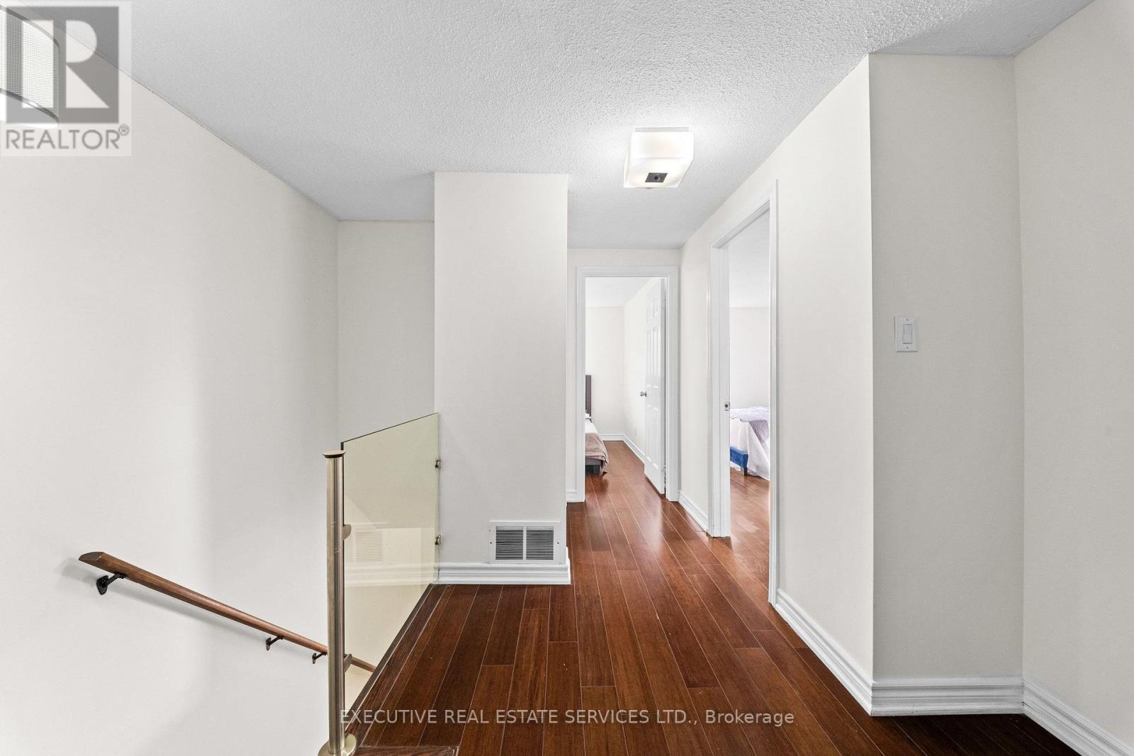 100 Centre Street N Property Photo 21