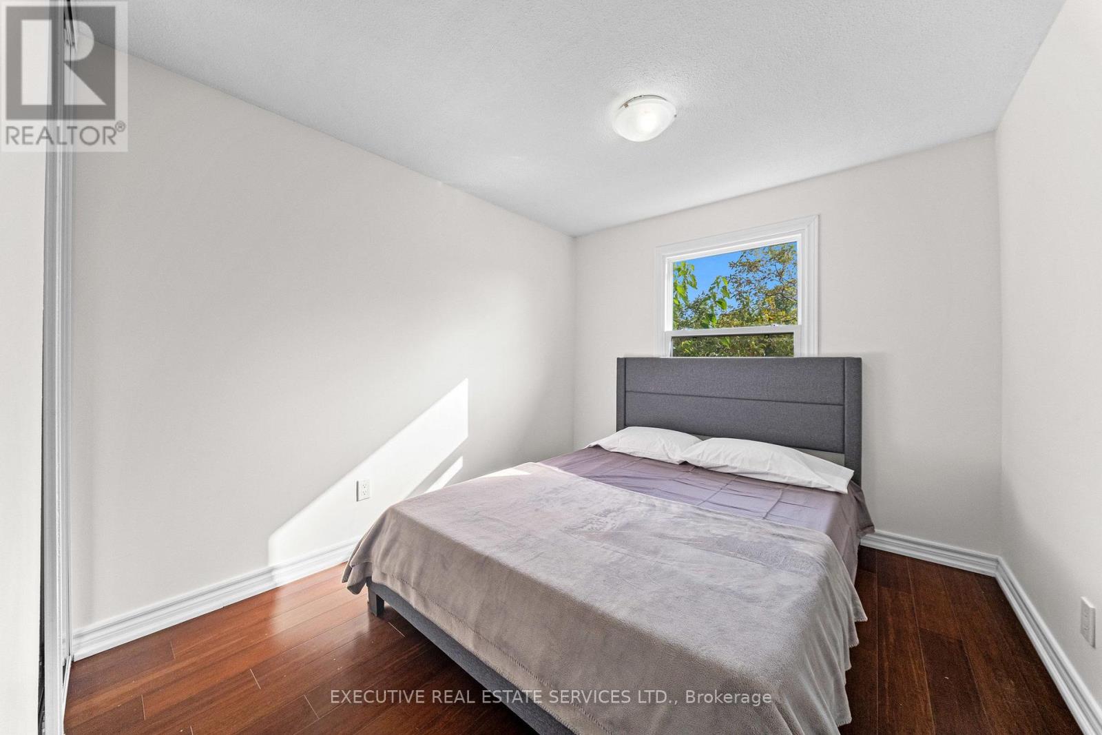 100 Centre Street N Property Photo 23