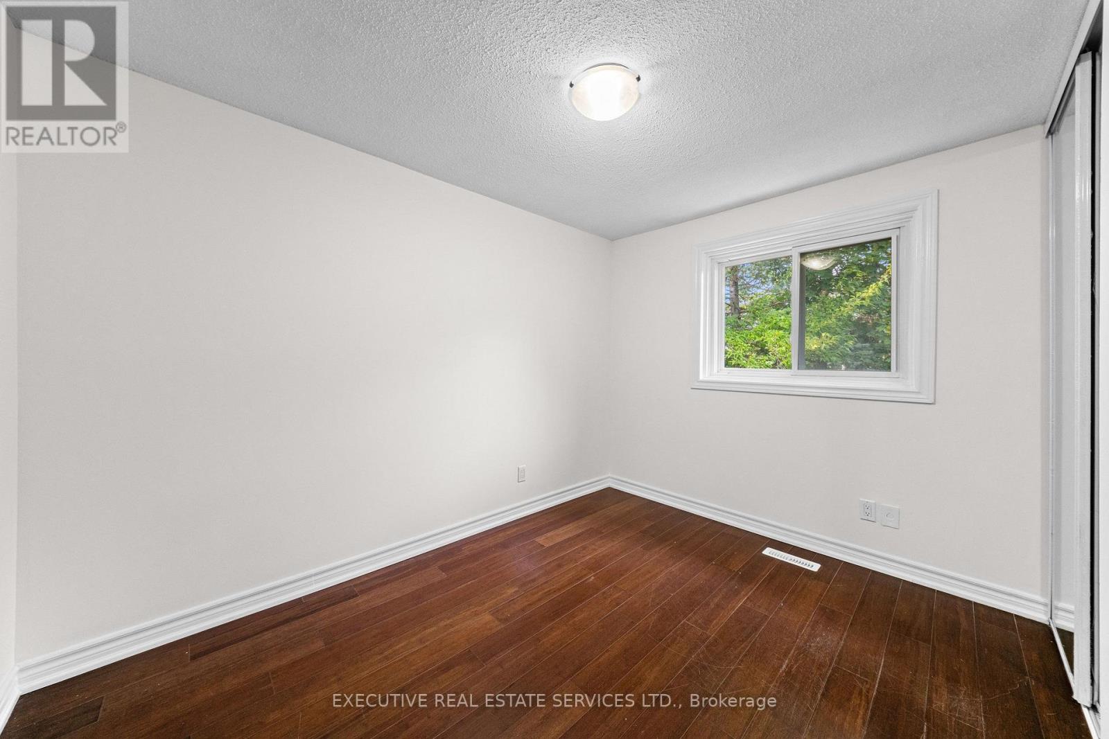 100 Centre Street N Property Photo 29