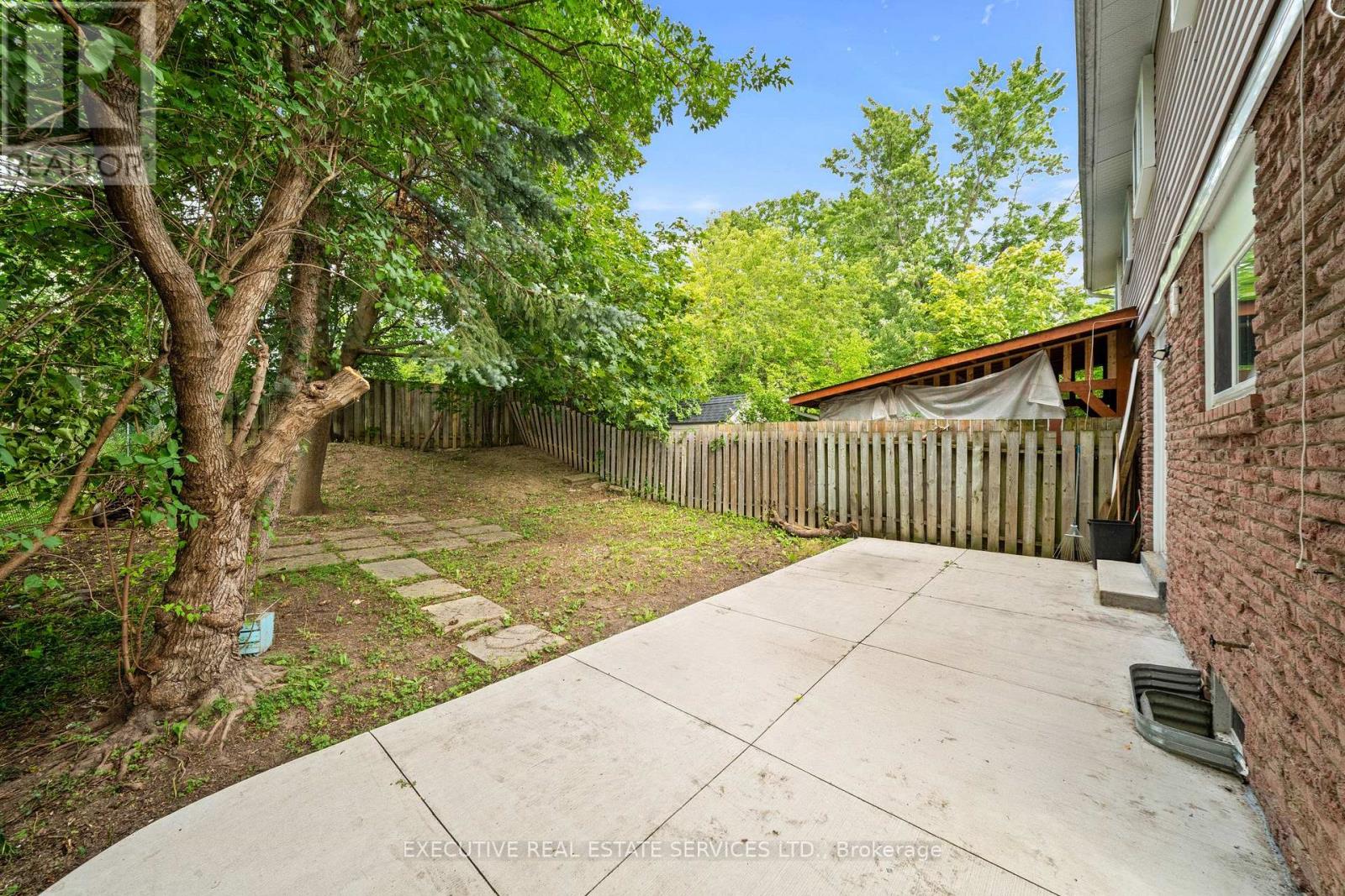 100 Centre Street N Property Photo 37