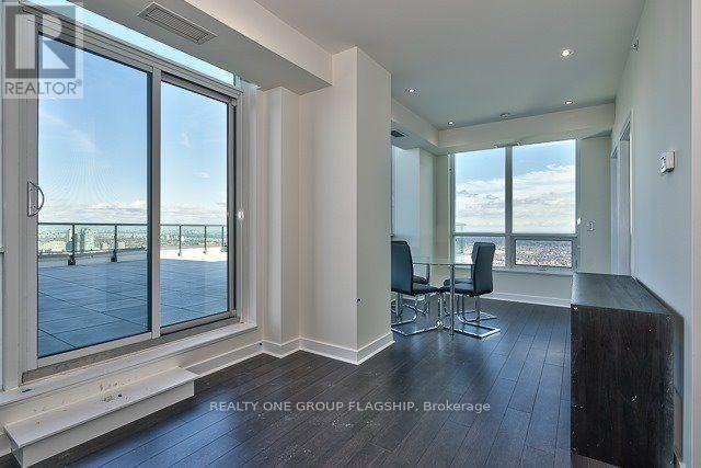 2801 - 3985 Grand Park Drive Property Photo 8