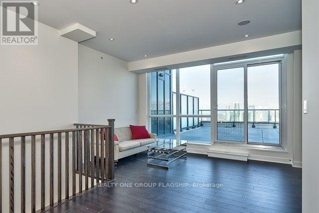 2801 - 3985 Grand Park Drive Property Photo 9