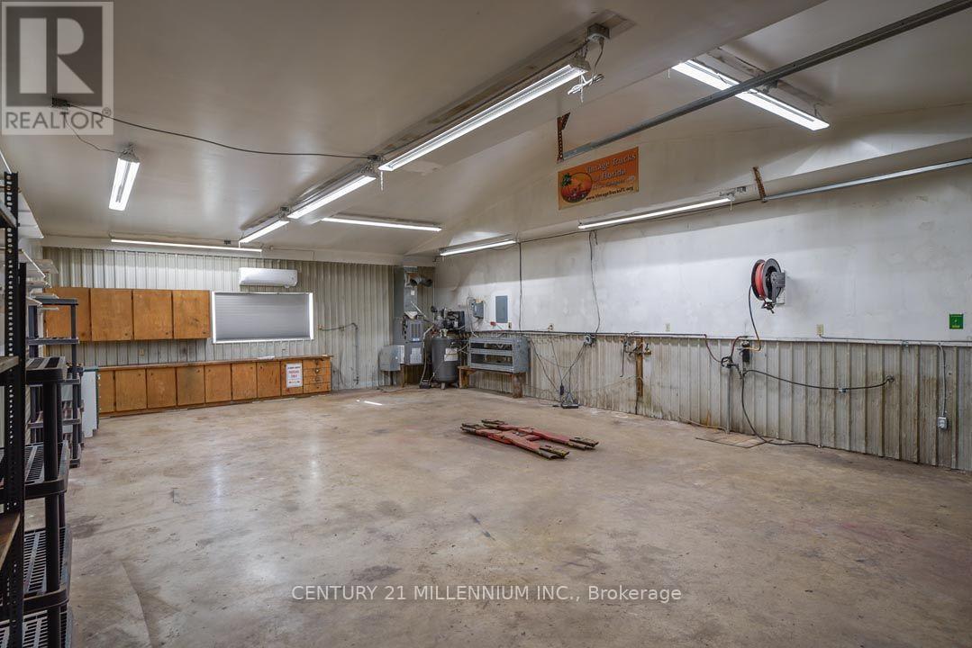 18350 Duffys Lane Property Photo 8