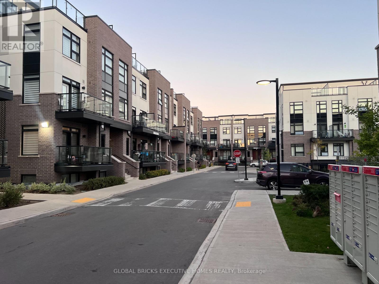 101 - 1573 Rose Way Property Photo 2