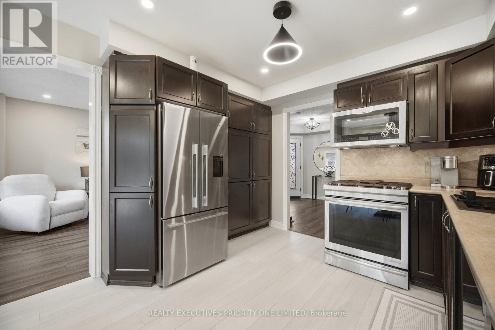8 Waterbury Street Property Photo 12