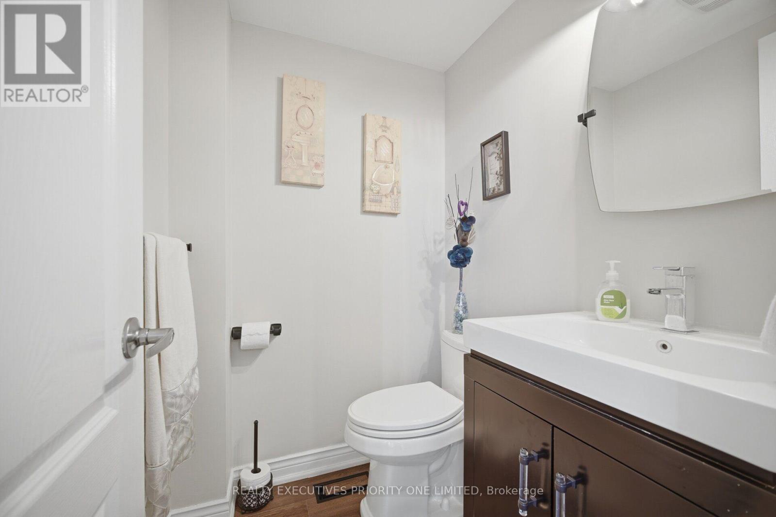 8 Waterbury Street Property Photo 13