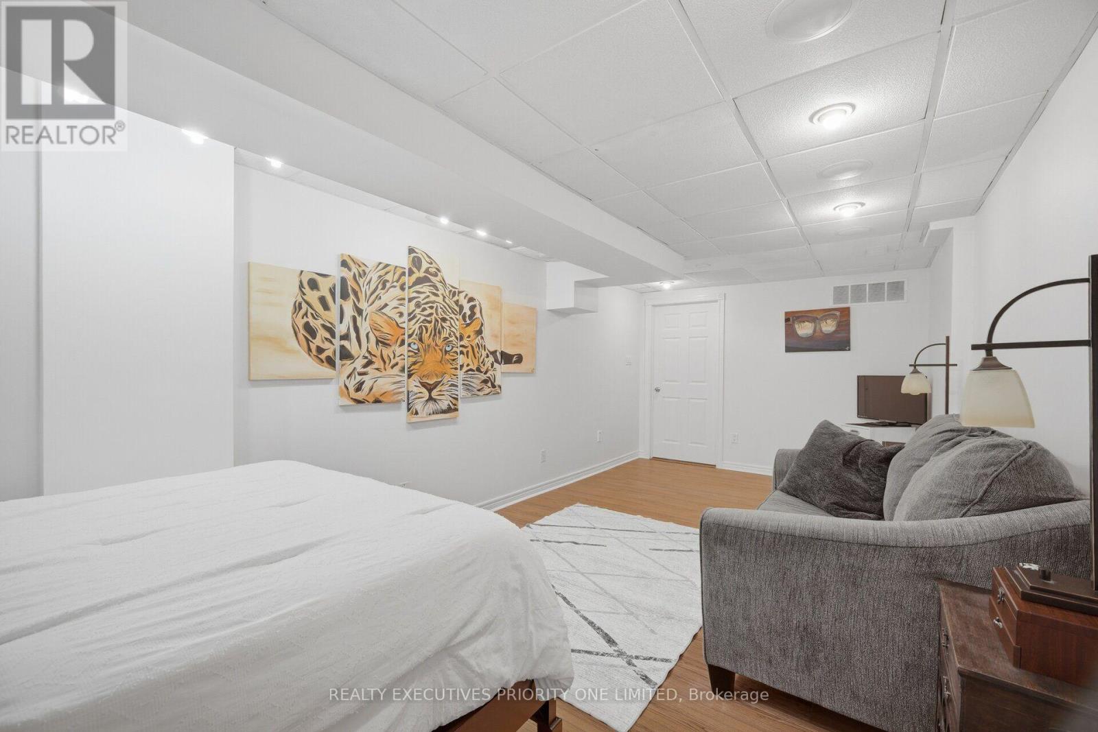 8 Waterbury Street Property Photo 23