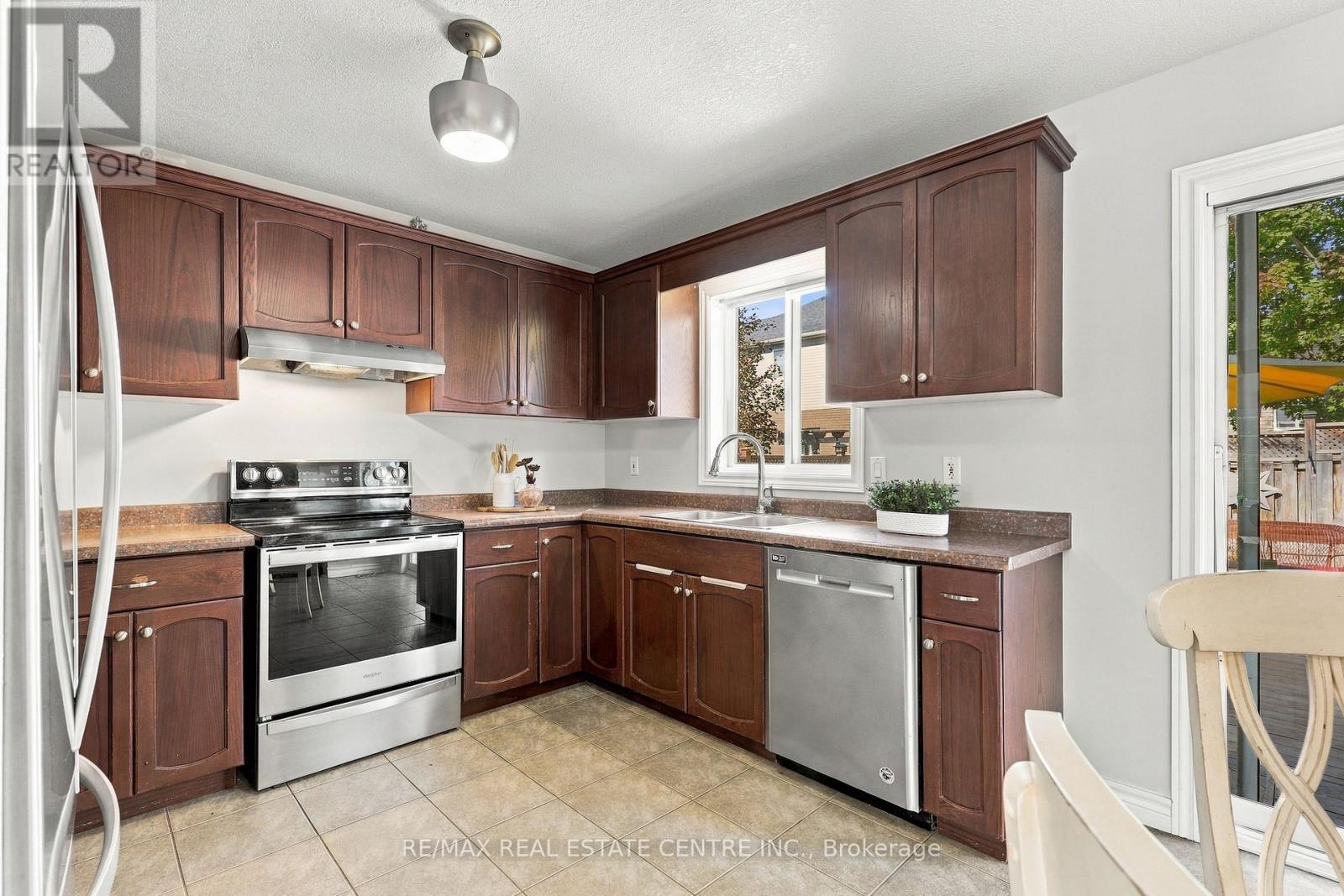 34 Mcmaster Road Property Photo 11