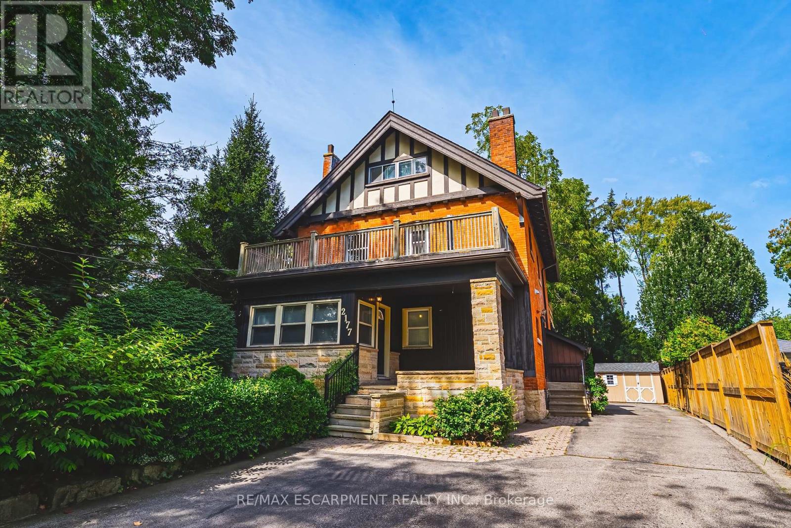 2177 Lakeshore Road Property Photo 1