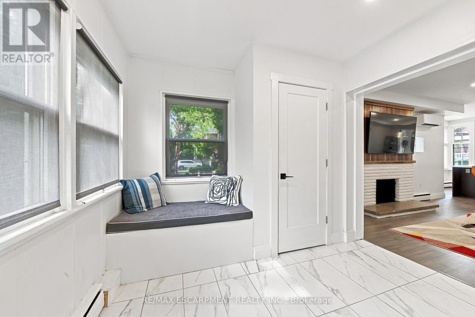 2177 Lakeshore Road Property Photo 4