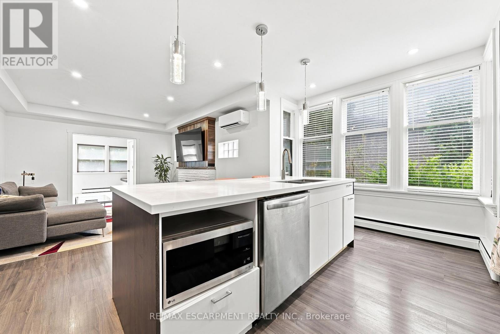 2177 Lakeshore Road Property Photo 9