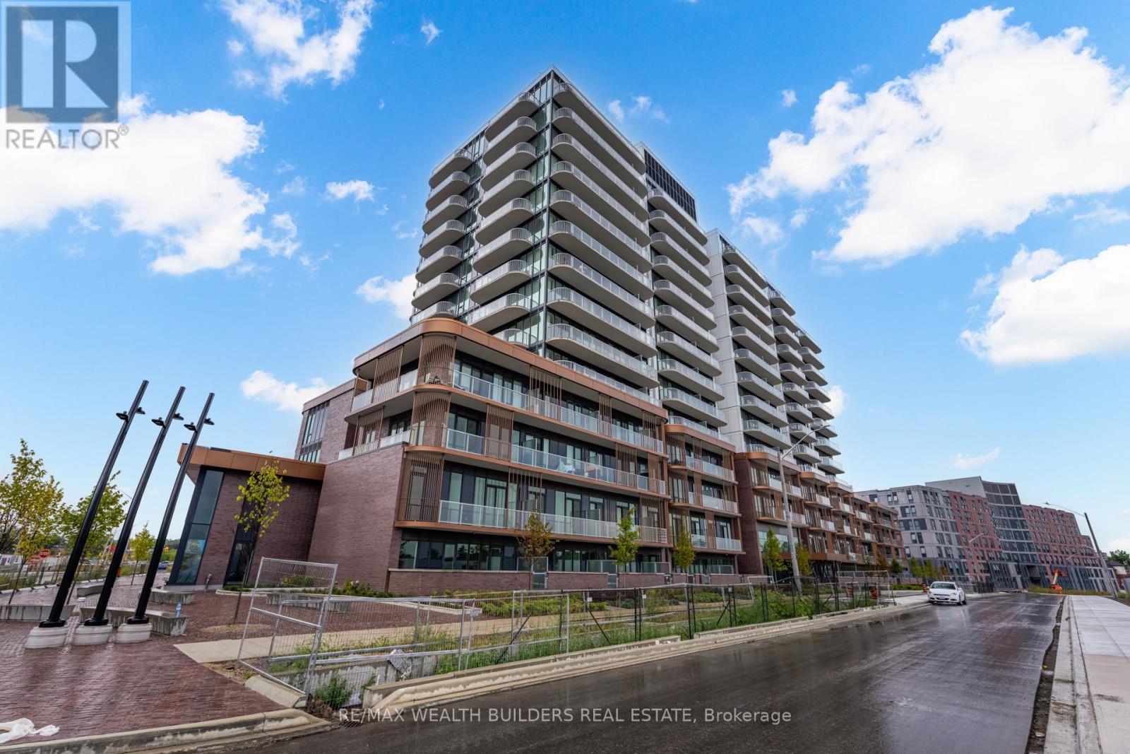 714 - 220 MISSINNIHE WAY Property Photo 1