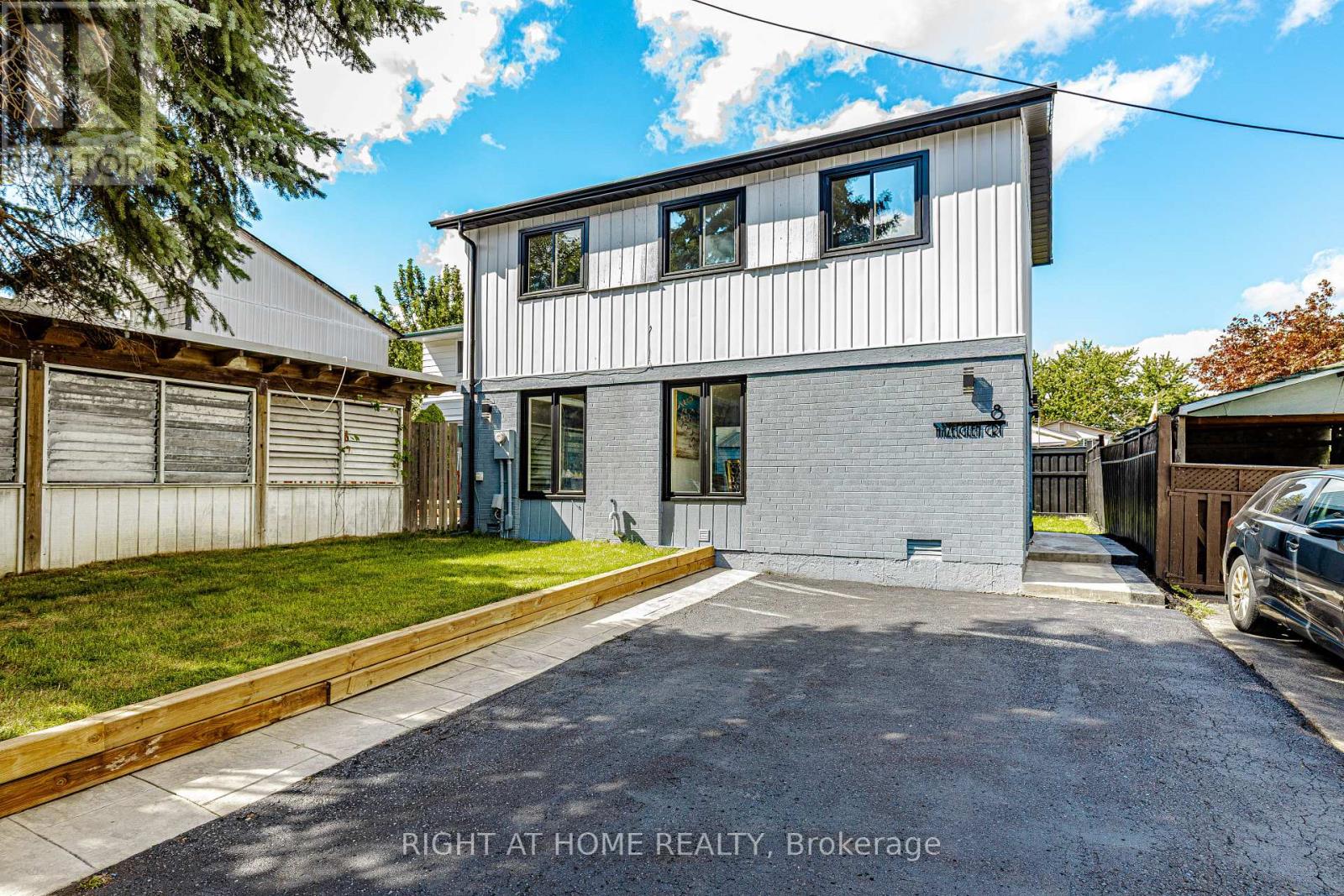 8 Hazelglen Court Property Photo 2