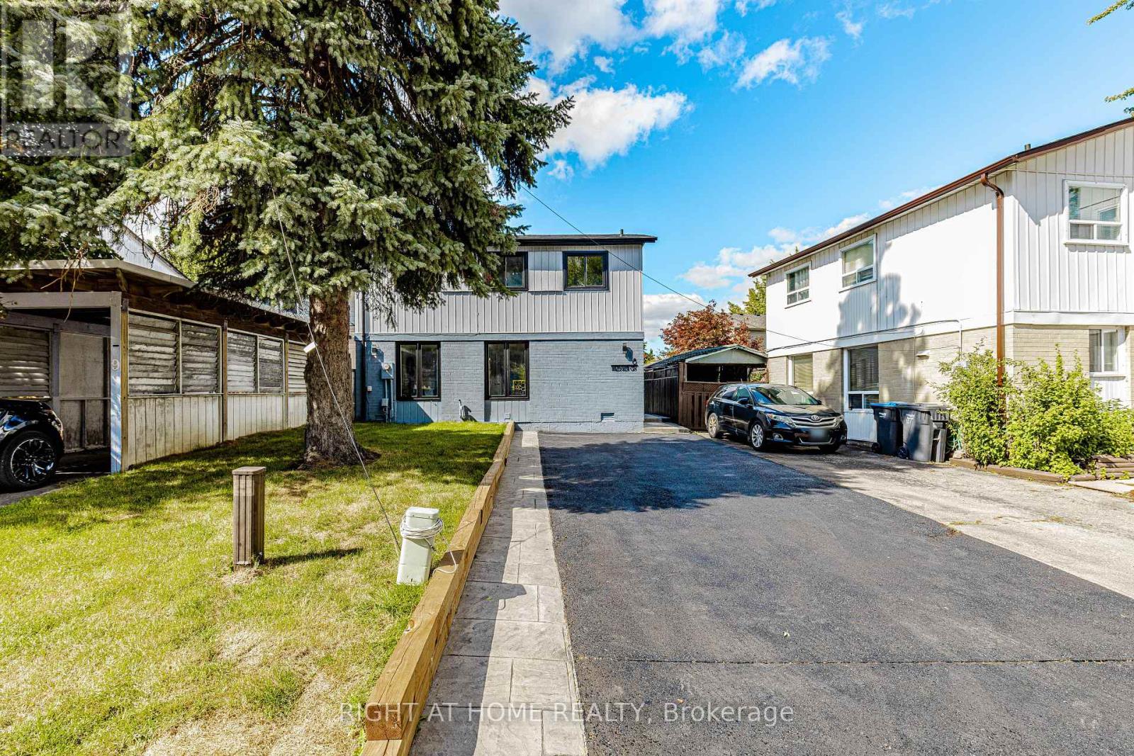 8 Hazelglen Court Property Photo 3