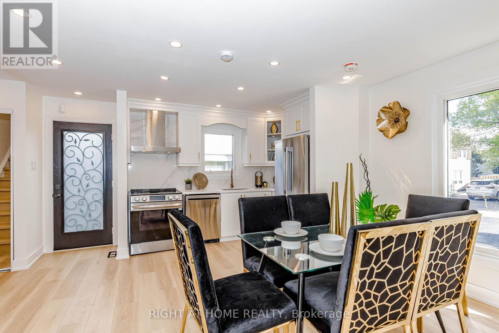 8 Hazelglen Court Property Photo 15
