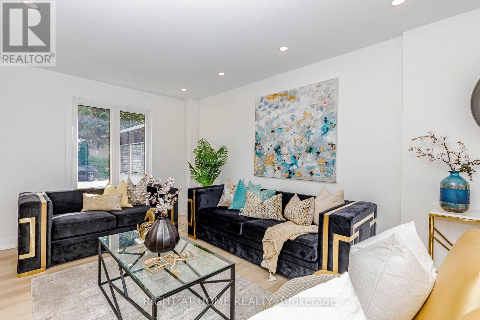 8 Hazelglen Court Property Photo 17