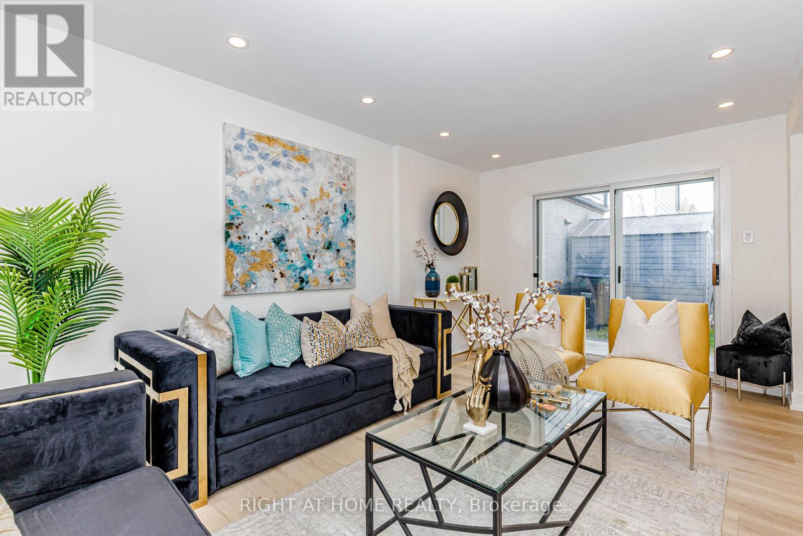 8 Hazelglen Court Property Photo 18