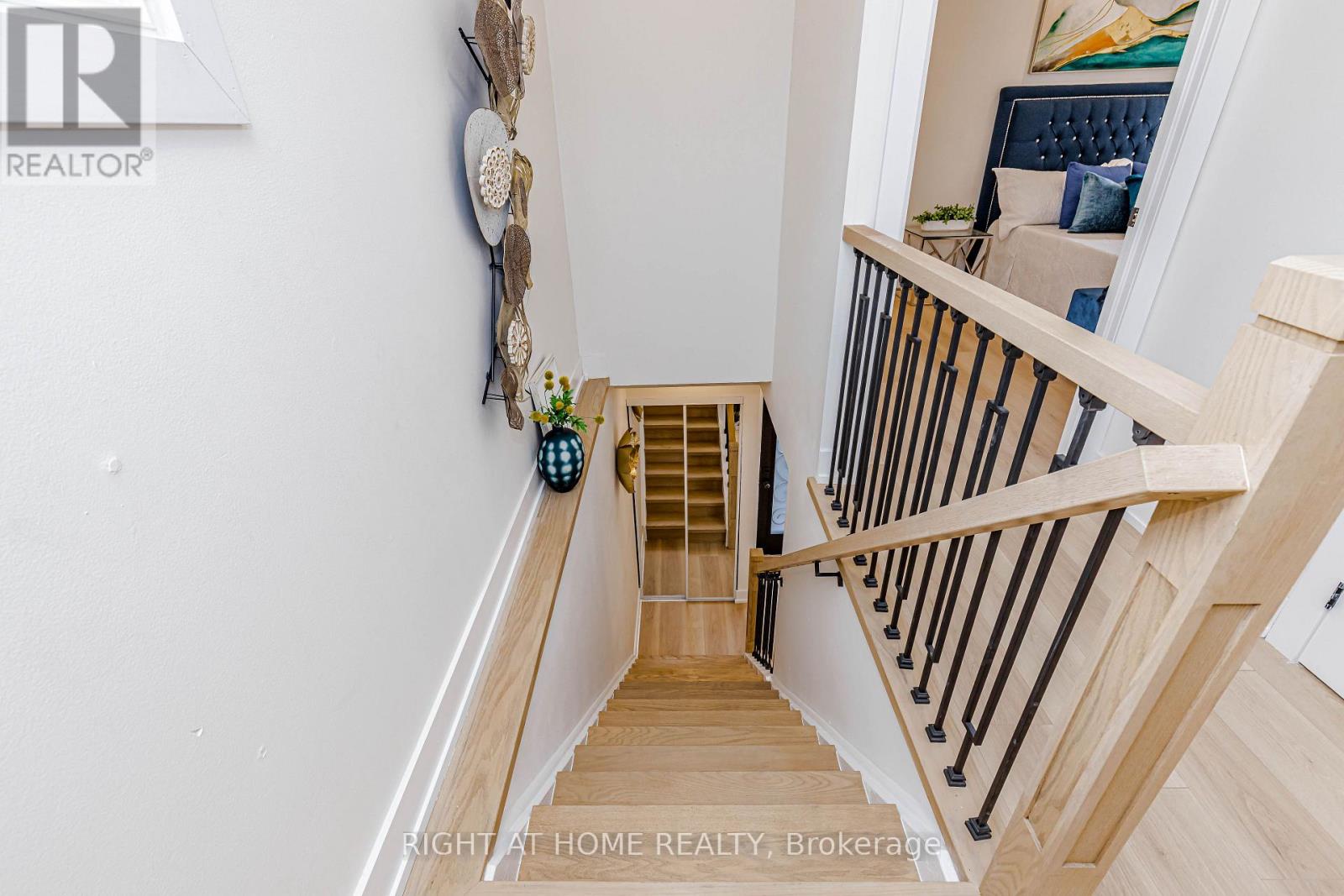 8 Hazelglen Court Property Photo 25