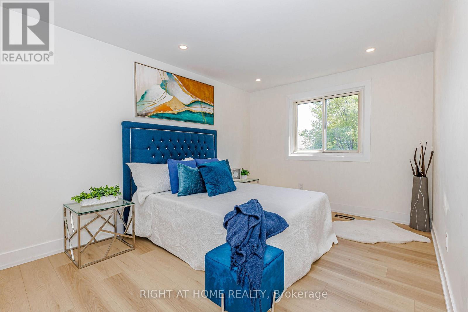8 Hazelglen Court Property Photo 26