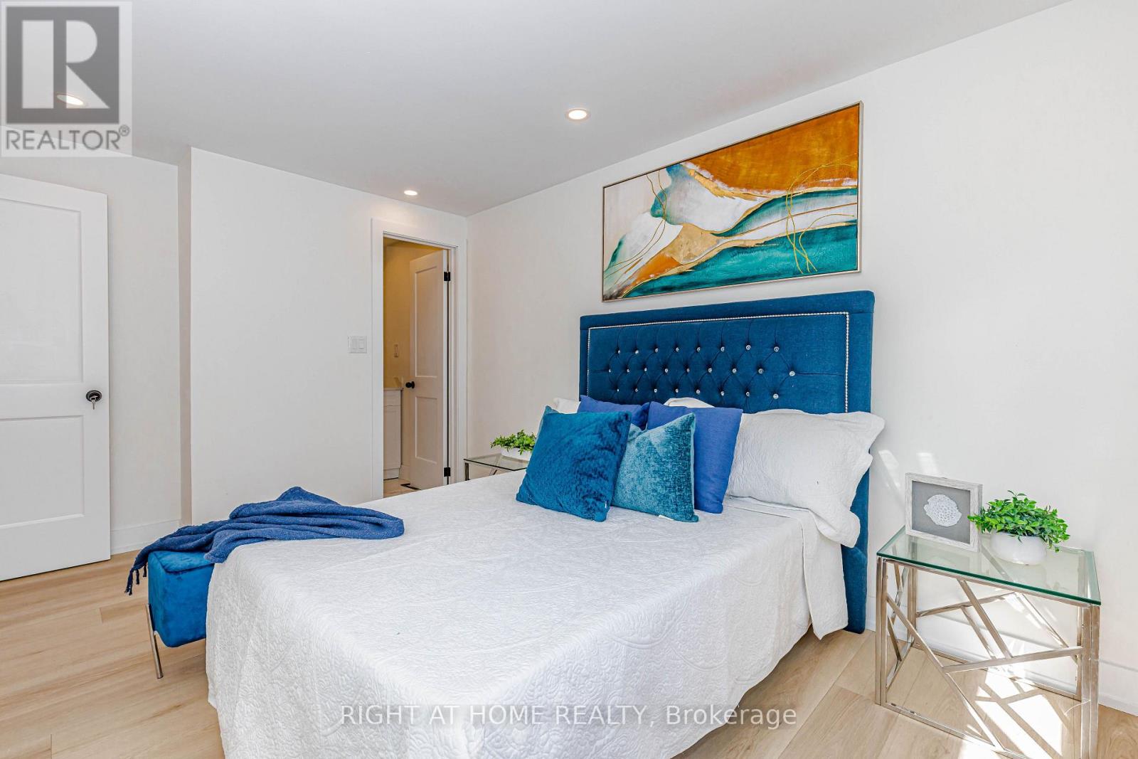 8 Hazelglen Court Property Photo 27