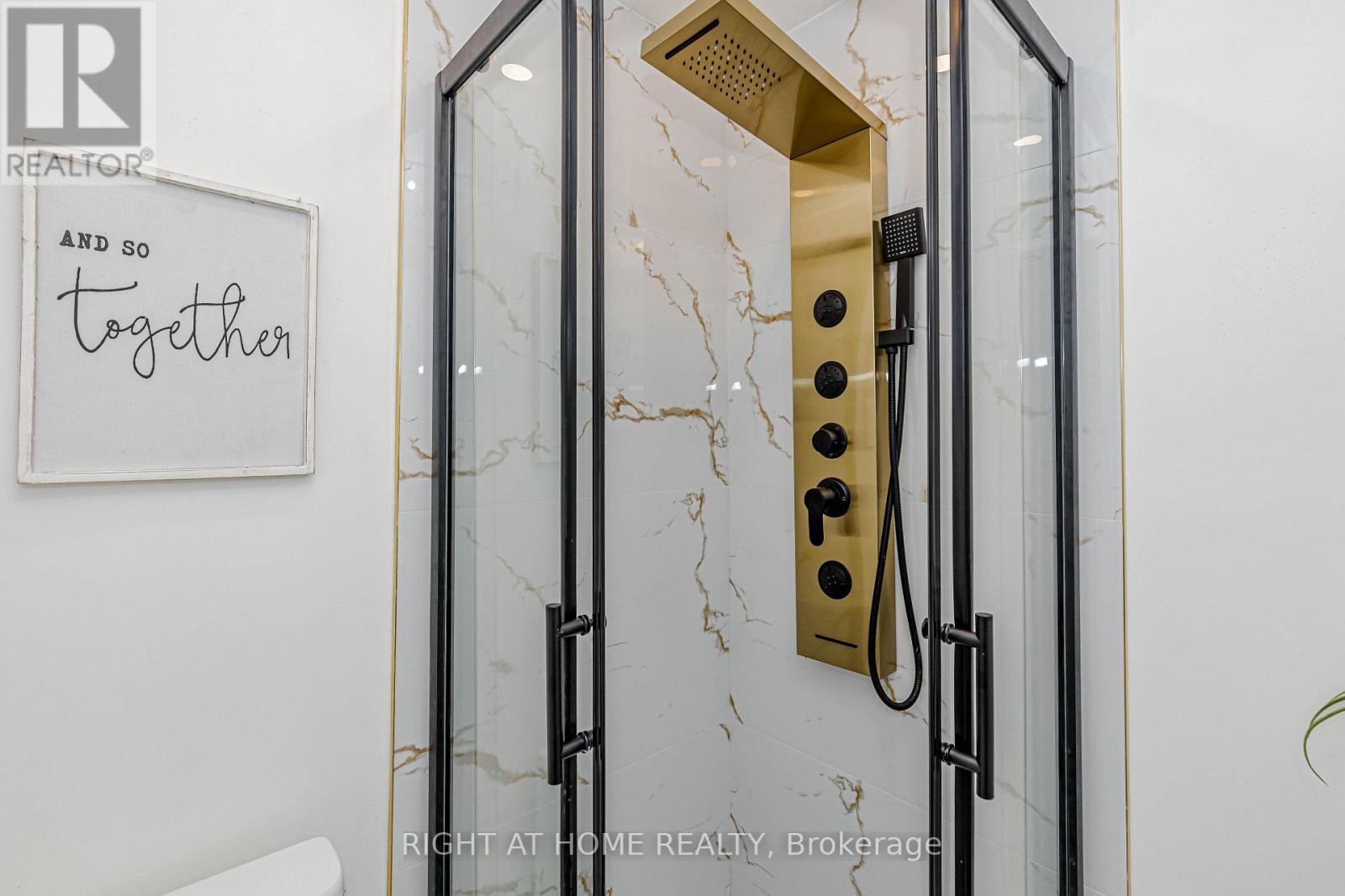 8 Hazelglen Court Property Photo 29