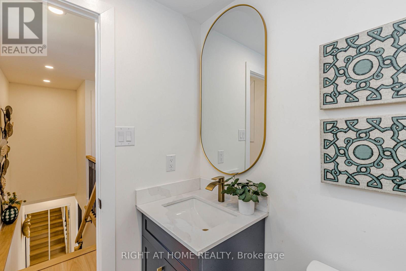 8 Hazelglen Court Property Photo 32