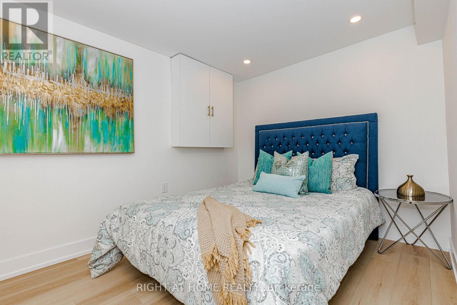 8 Hazelglen Court Property Photo 43