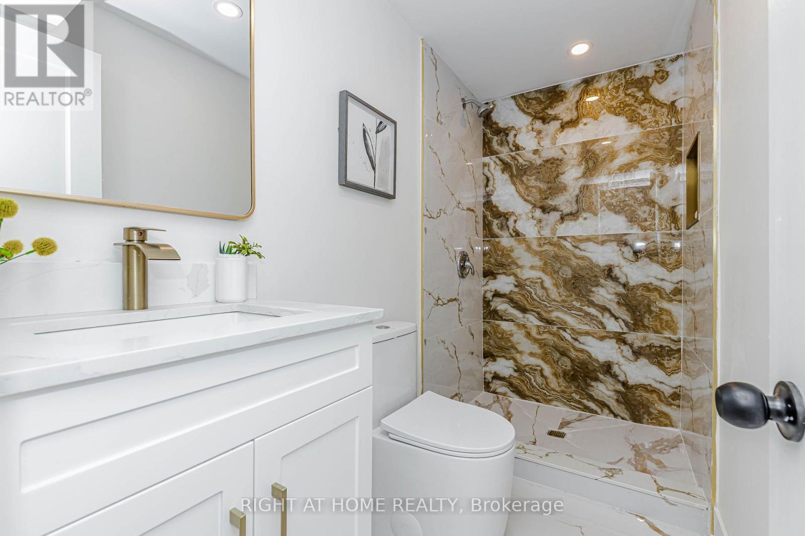 8 Hazelglen Court Property Photo 45