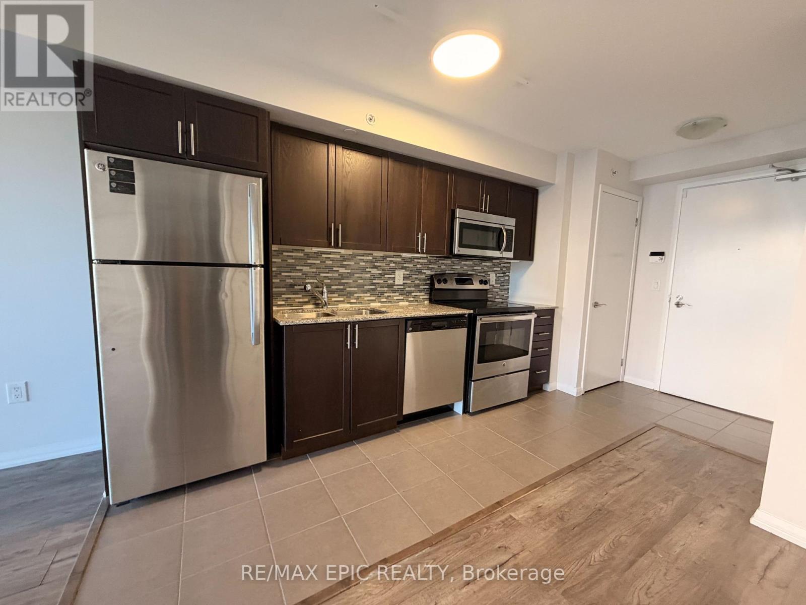 1203 - 830 Lawrence Avenue W Property Photo 9