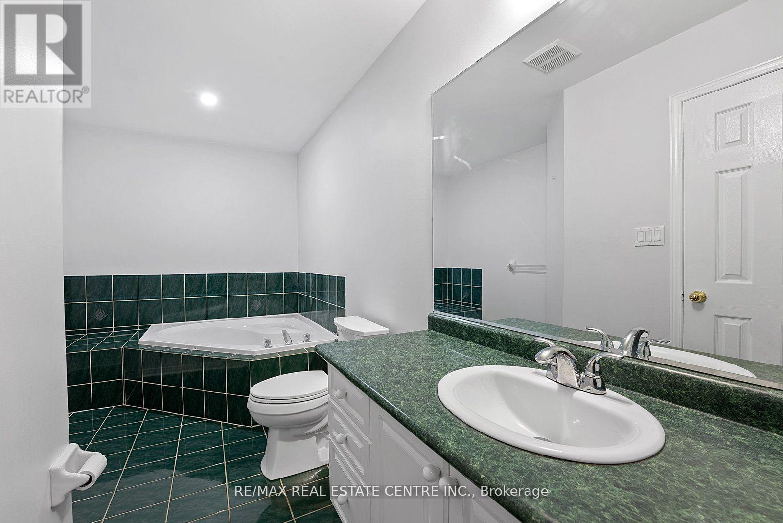 Upper - 5382 Longhouse Crescent Property Photo 26