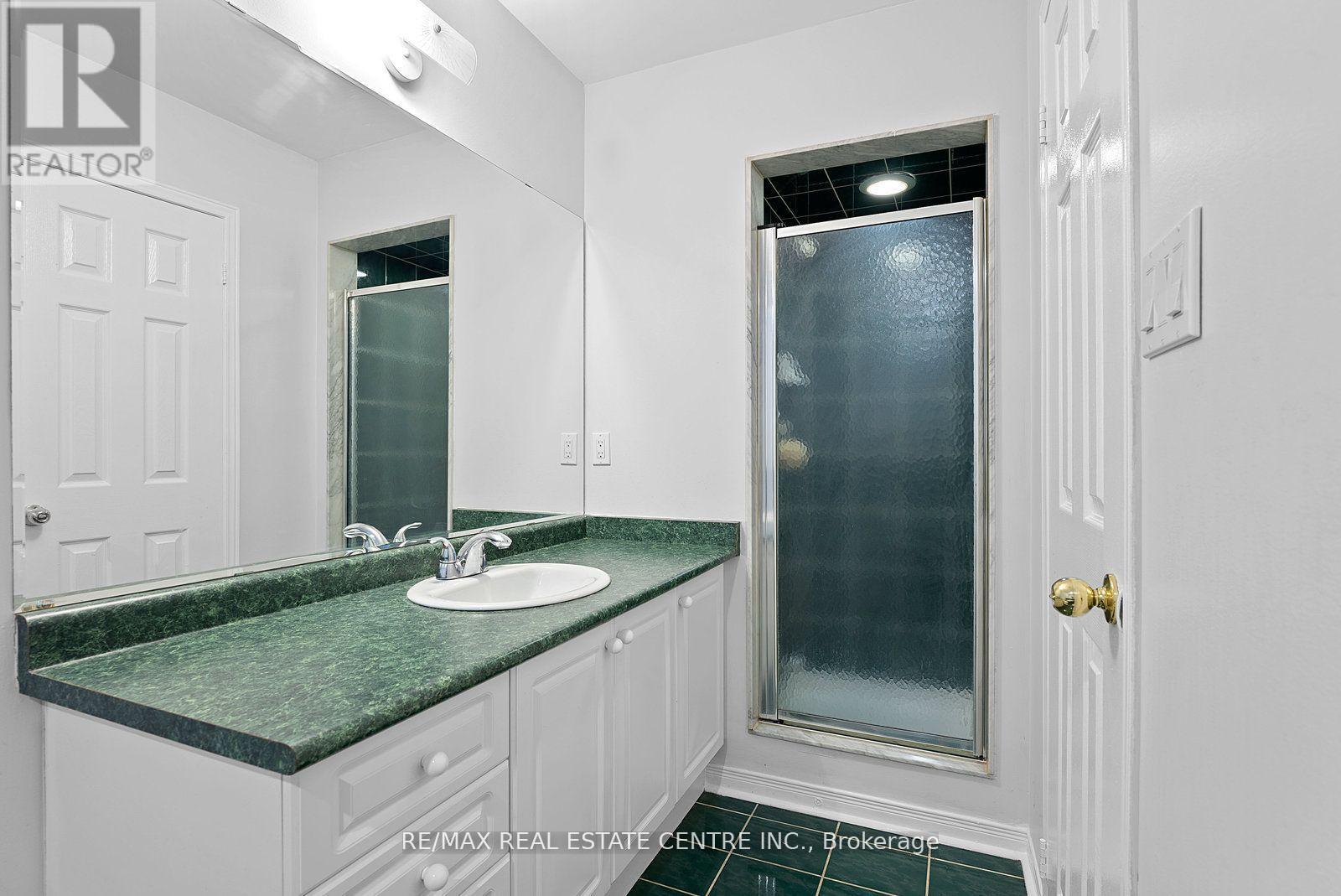 Upper - 5382 Longhouse Crescent Property Photo 28