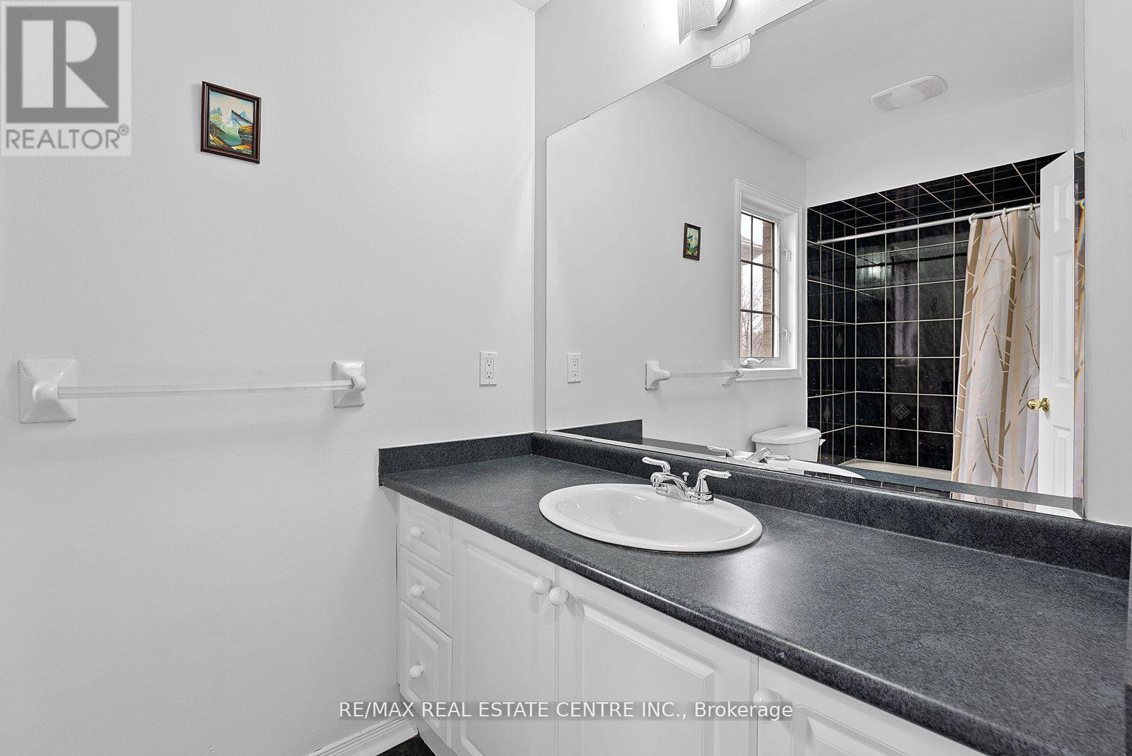 Upper - 5382 Longhouse Crescent Property Photo 38