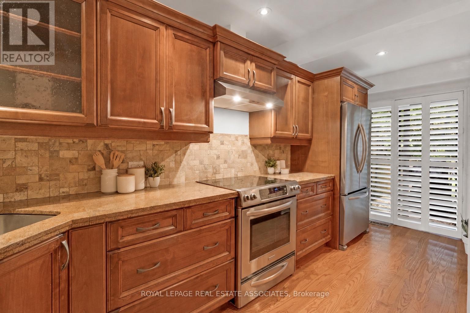 72 - 2199 Burnhamthorpe Road W Property Photo 12