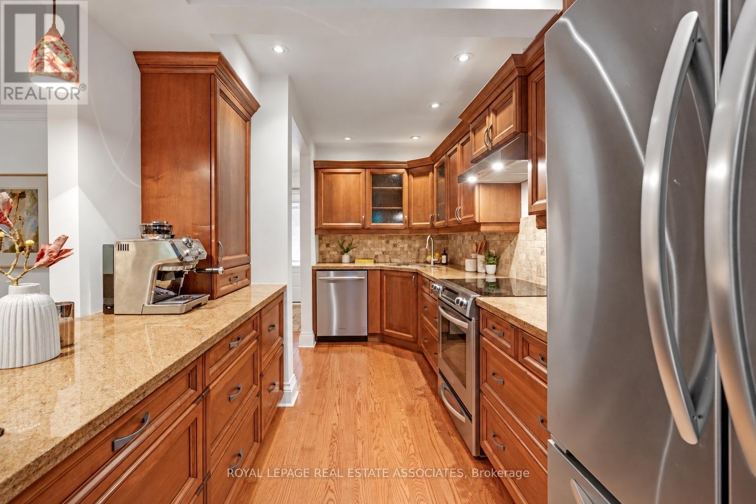 72 - 2199 Burnhamthorpe Road W Property Photo 13
