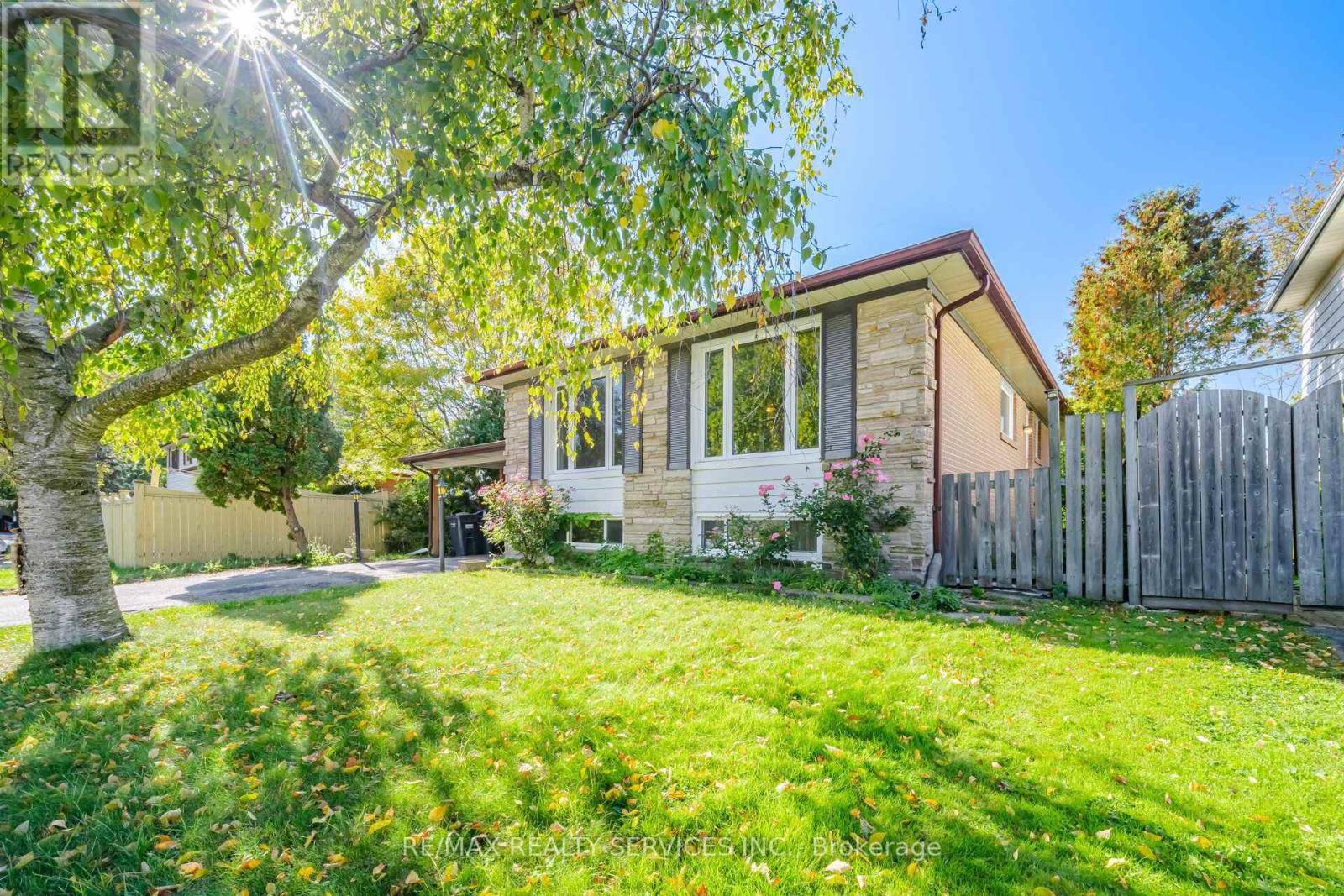49 Ferndale Crescent Property Photo 5