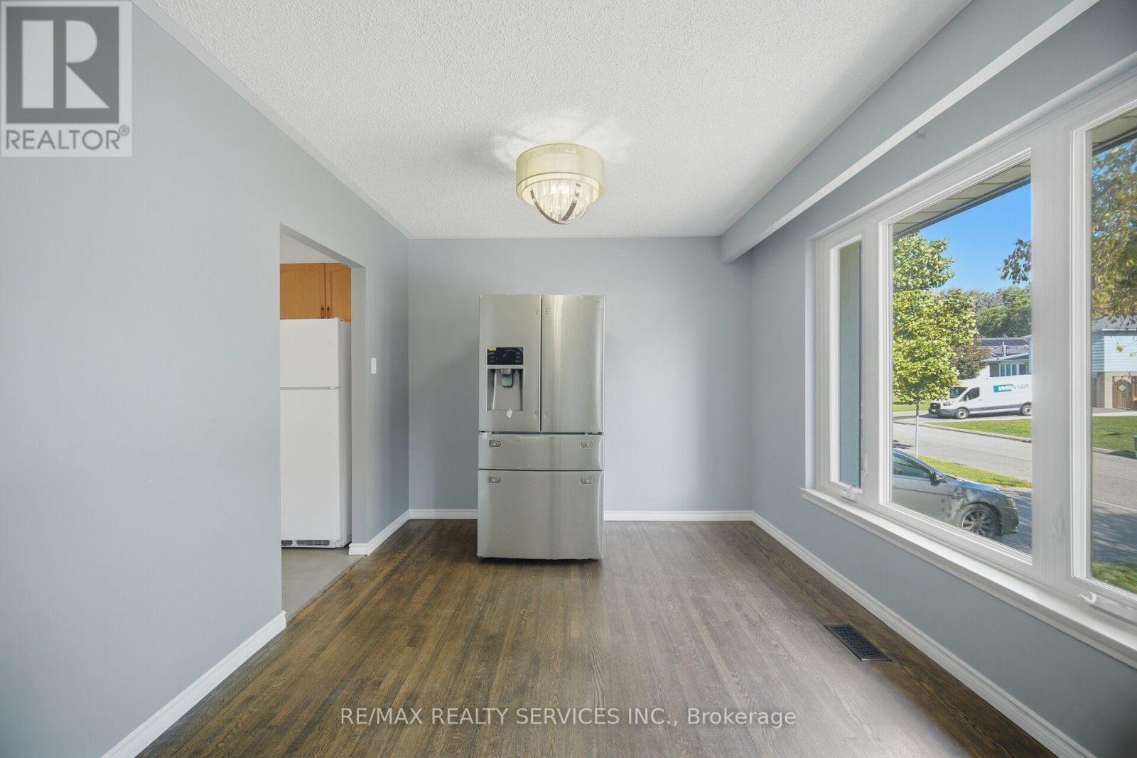 49 Ferndale Crescent Property Photo 12