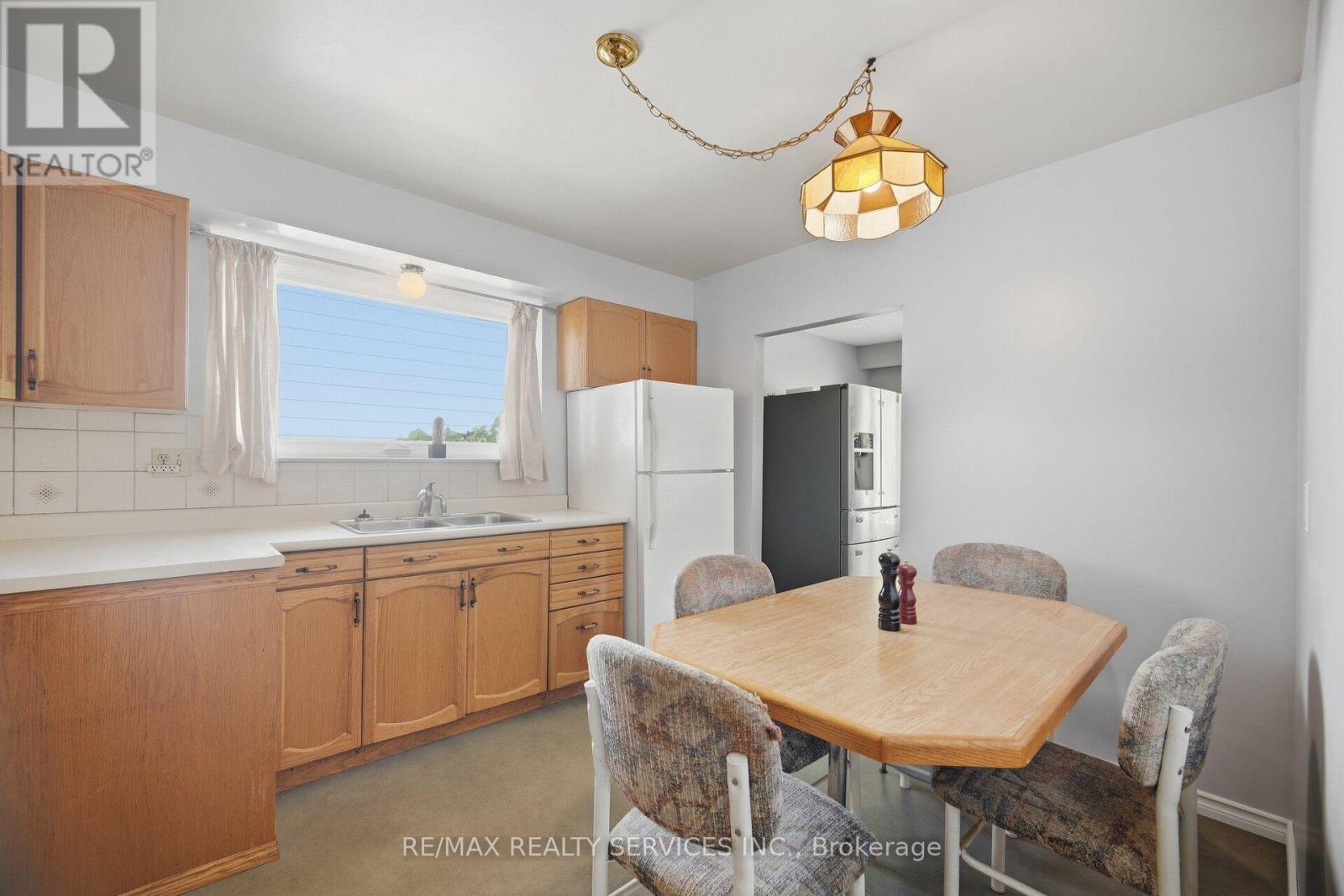49 Ferndale Crescent Property Photo 14
