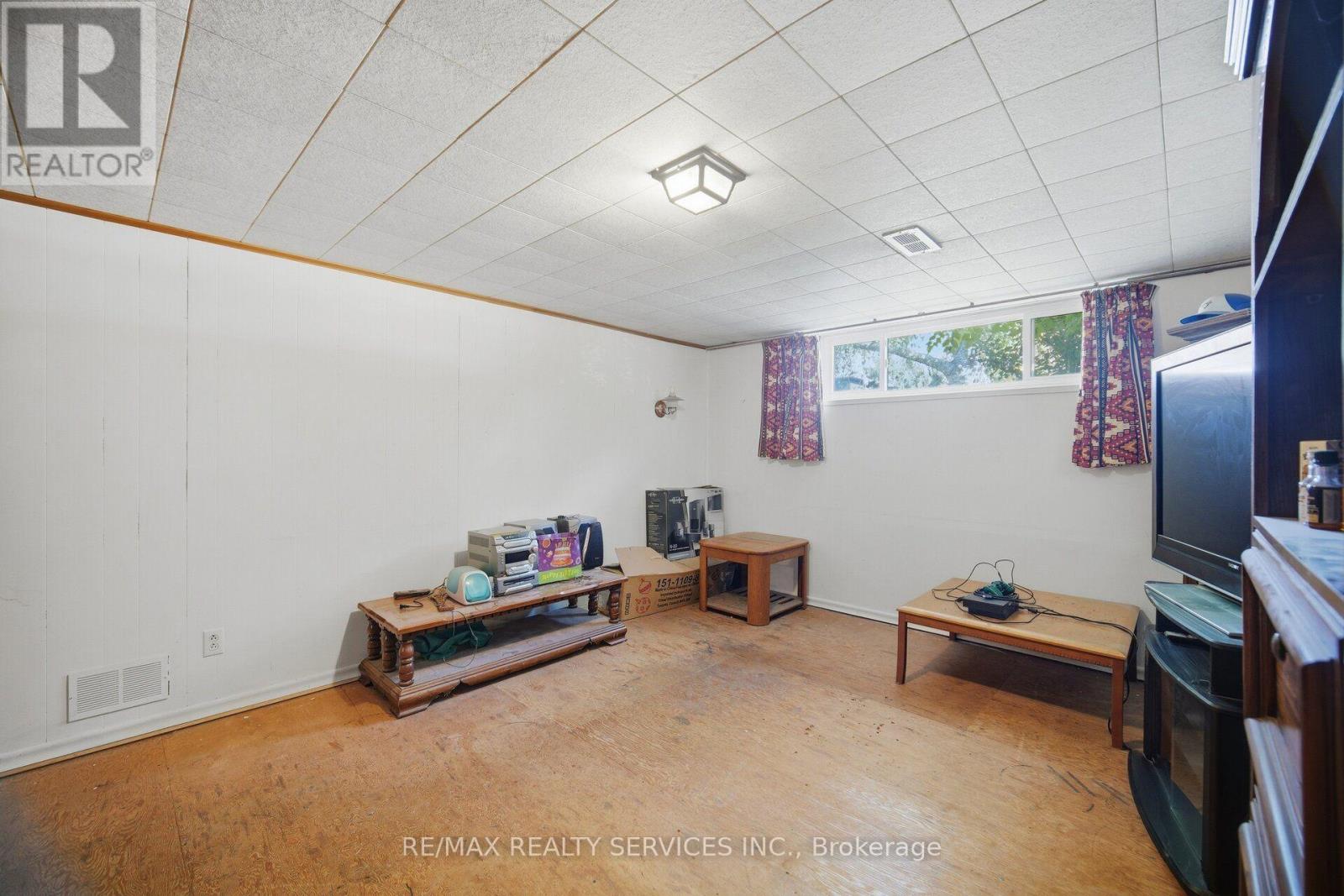49 Ferndale Crescent Property Photo 32