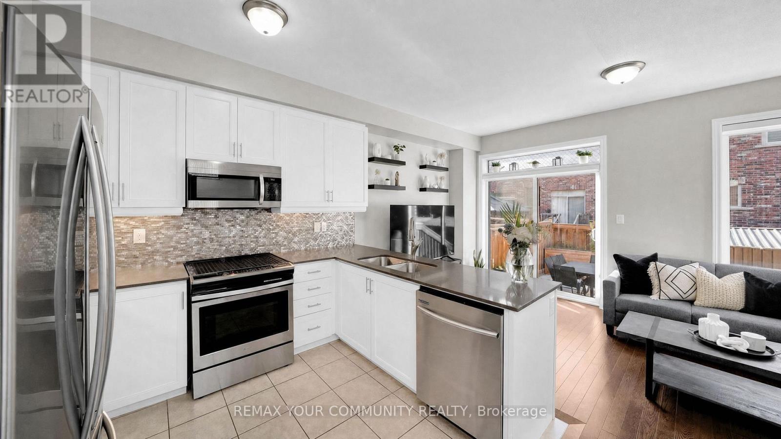 6 Cuddles Court Property Photo 11