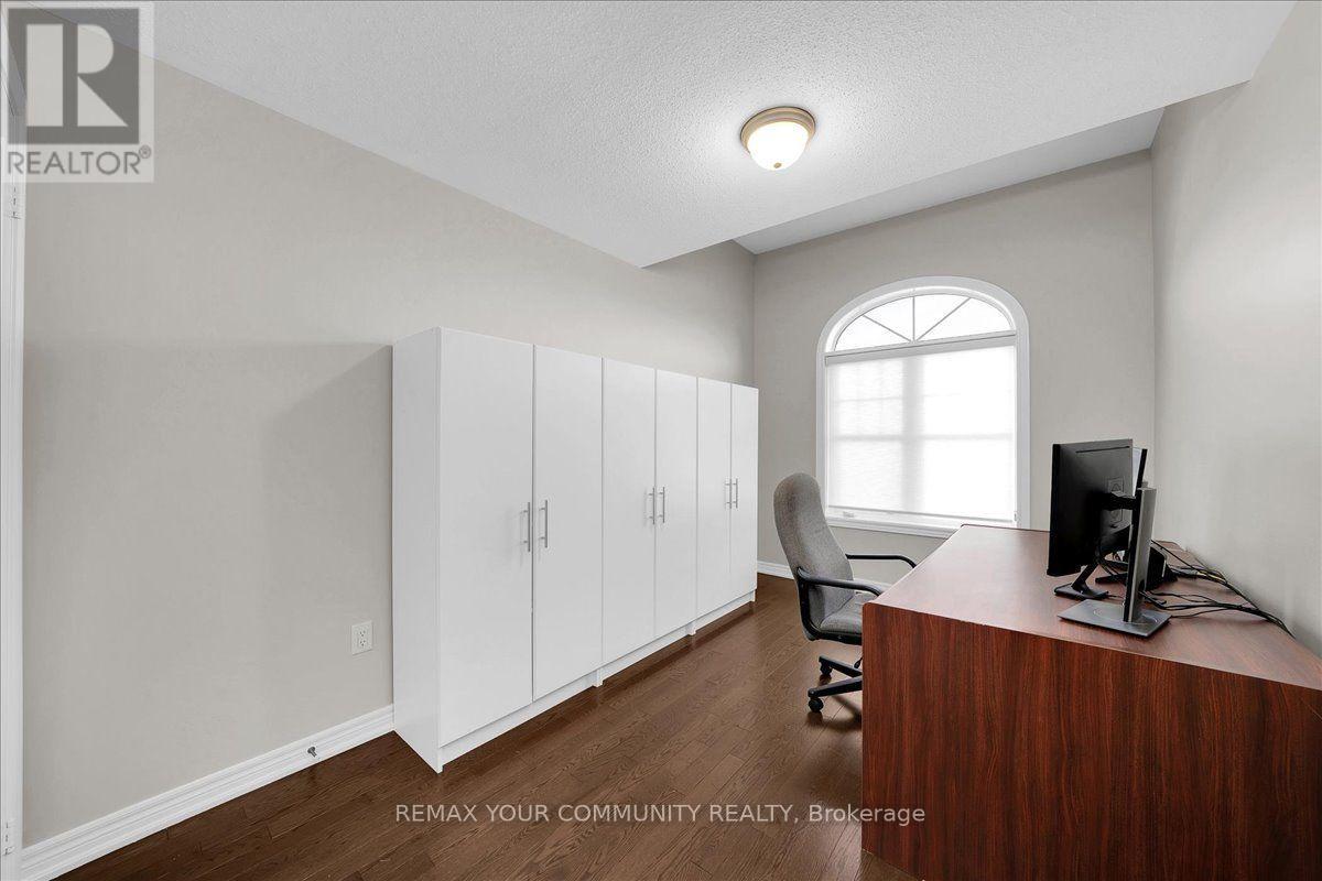 6 Cuddles Court Property Photo 28