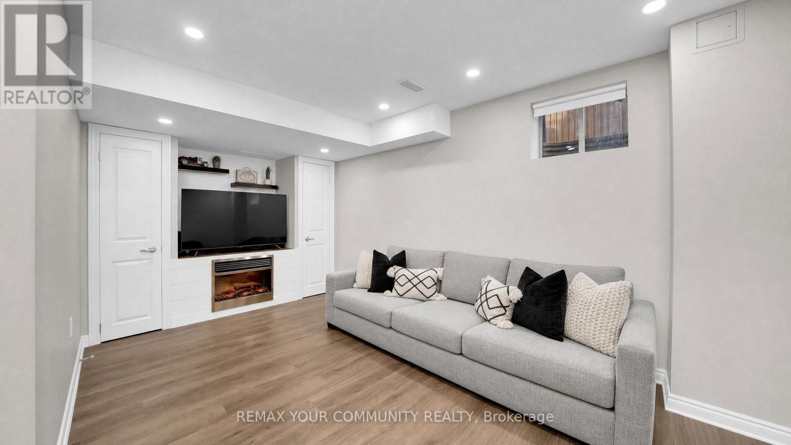 6 Cuddles Court Property Photo 34